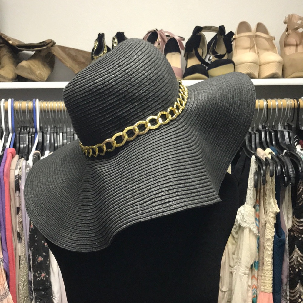 Black floppy hat